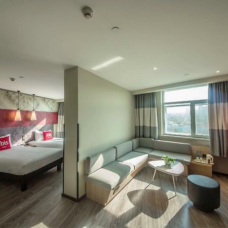 Ibis Urumqi Weixing Square Hotel Ngoại thất bức ảnh
