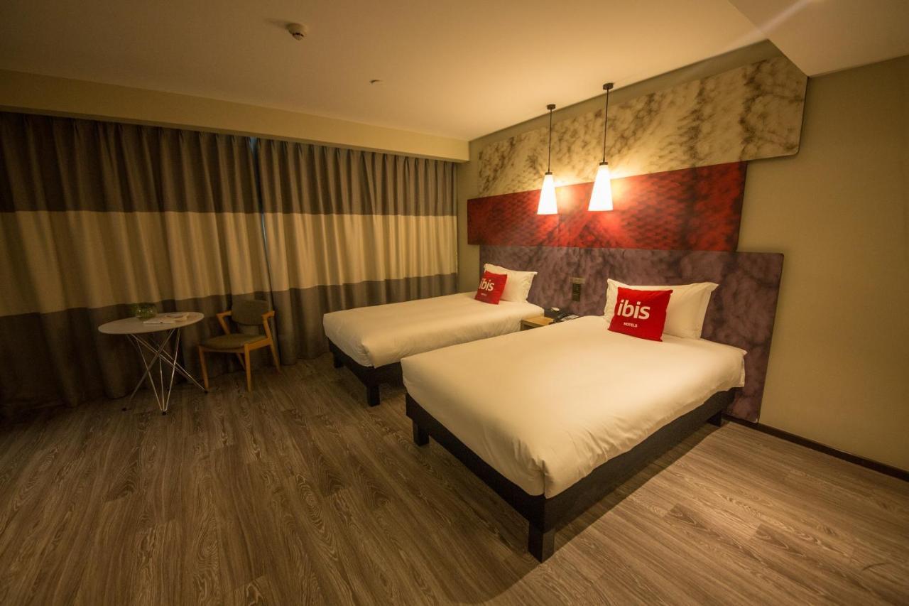 Ibis Urumqi Weixing Square Hotel Ngoại thất bức ảnh