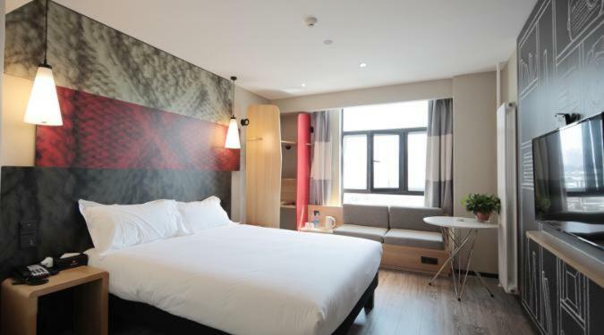 Ibis Urumqi Weixing Square Hotel Ngoại thất bức ảnh